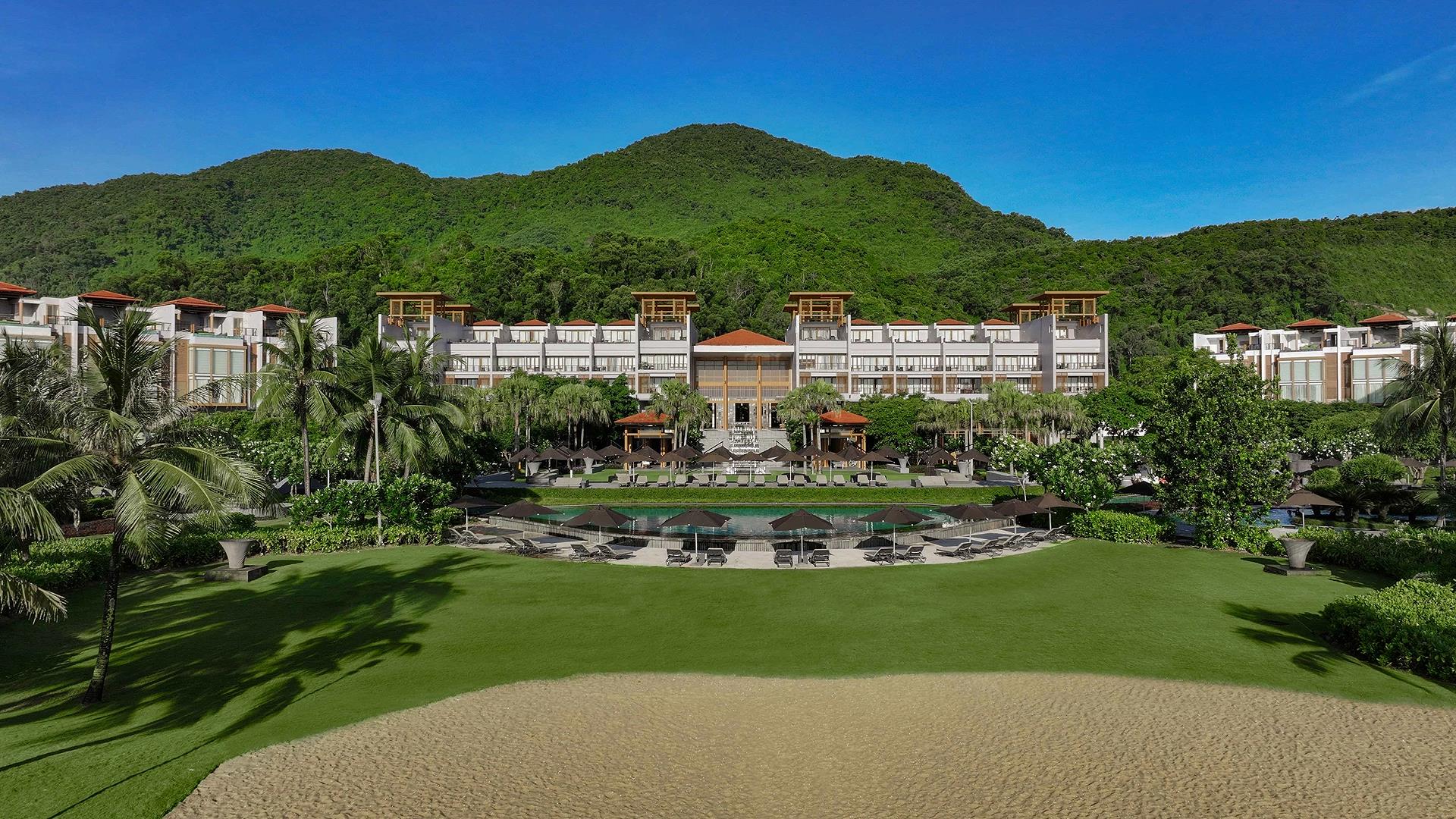 Laguna Lang Co Golf
