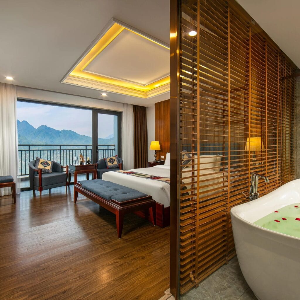 Sapa infinity pool hotel