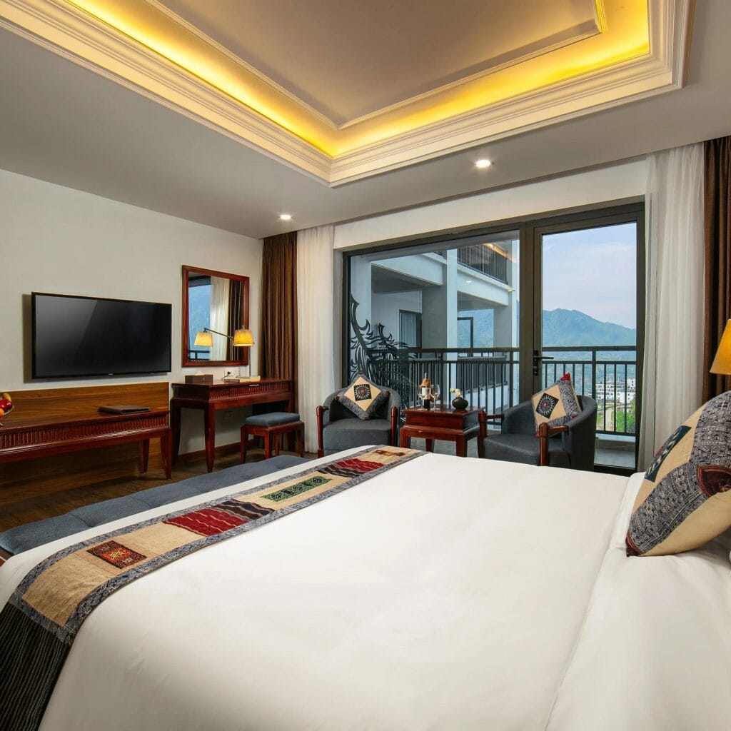 Sapa infinity pool hotel