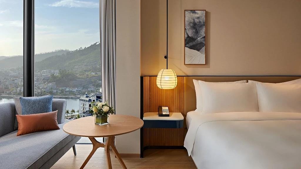 Hyatt Place Halong King suite 1