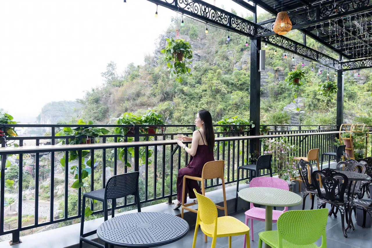 Best hotel in Cat Ba