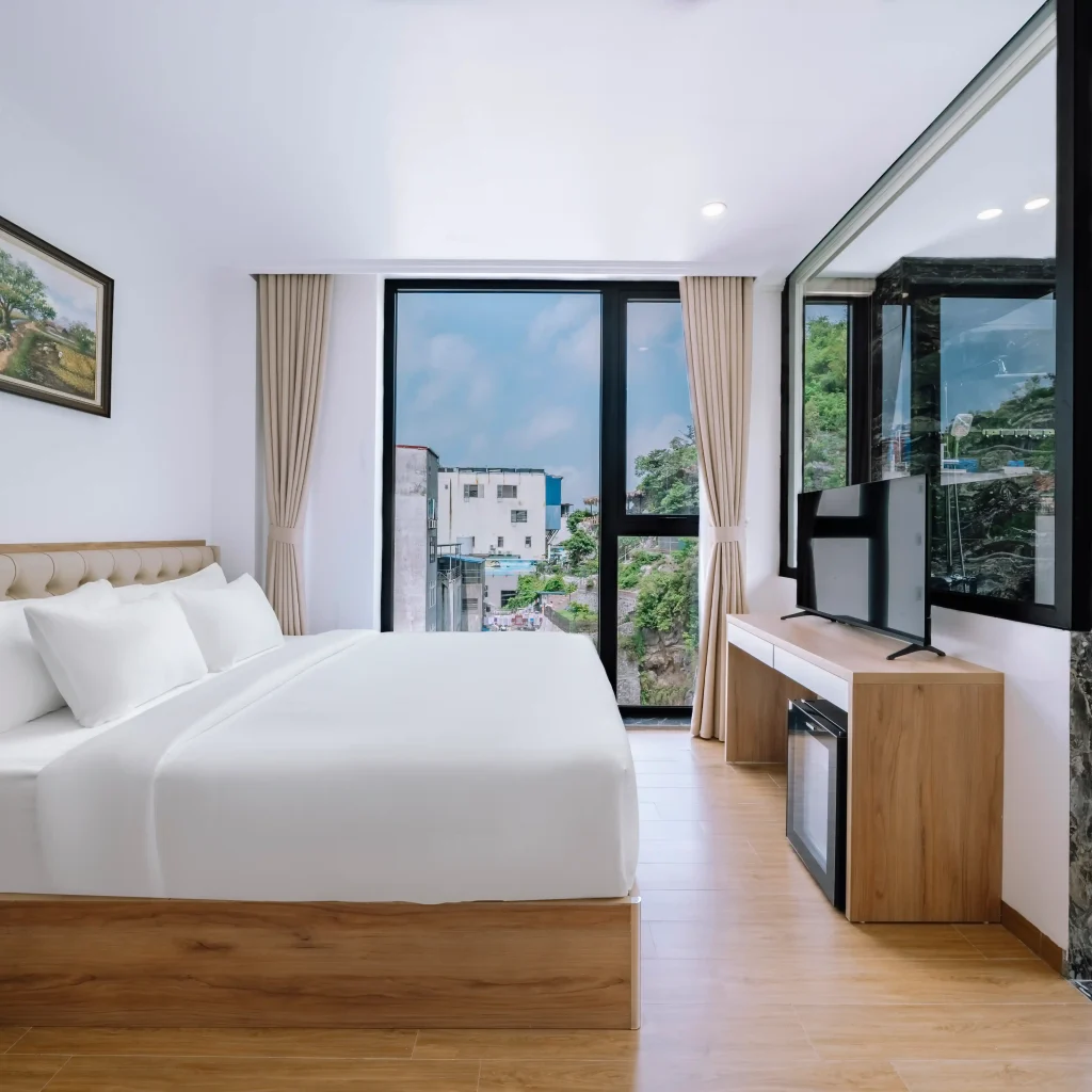 Best hotel in Cat Ba