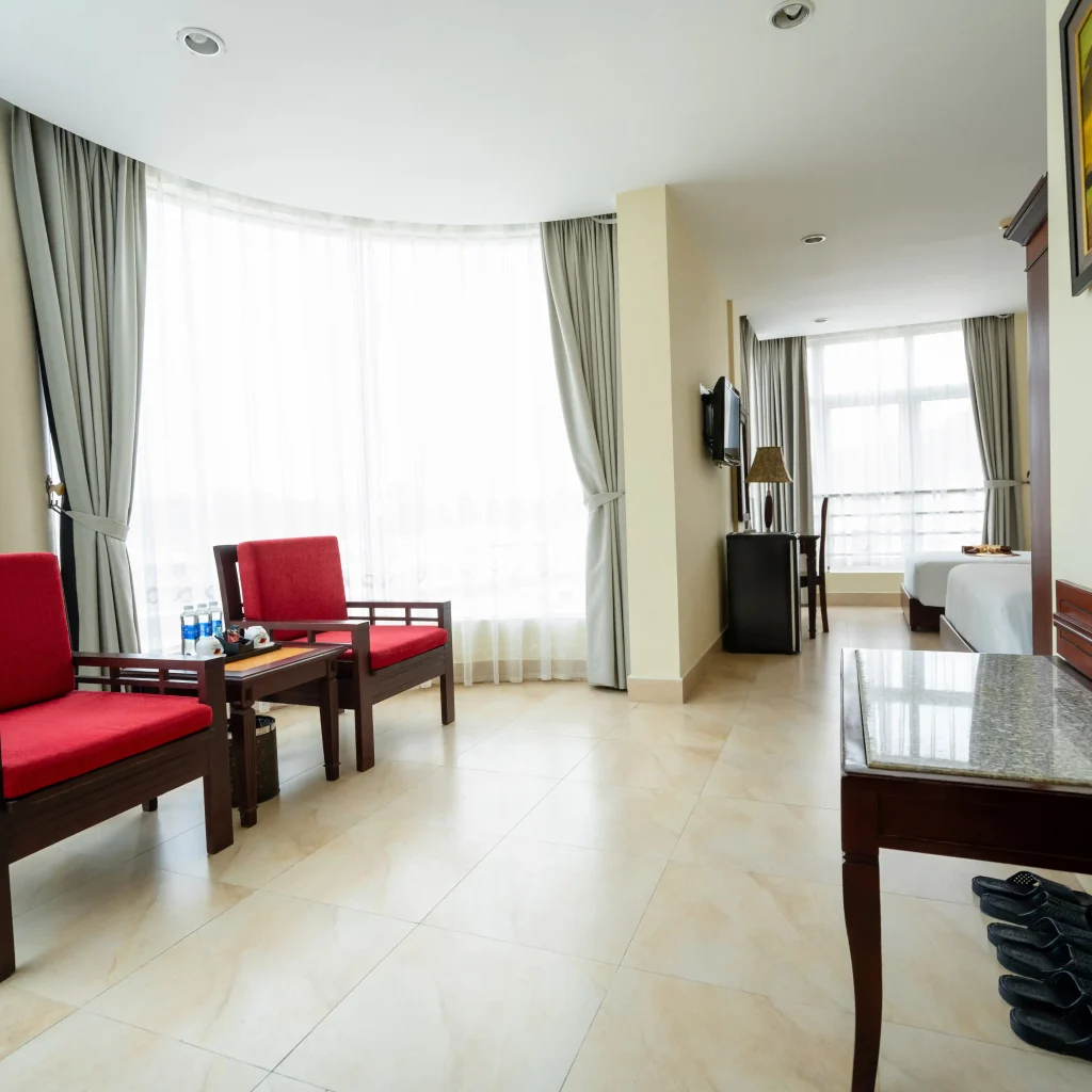 Beachfront hotel Cat Ba