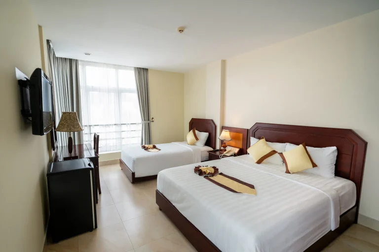 Beachfront hotel Cat Ba